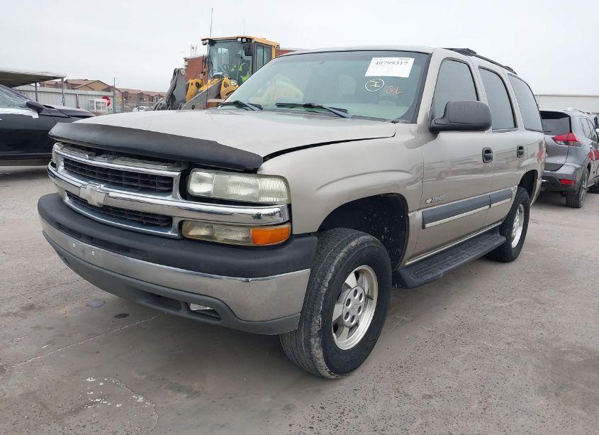 Photo 2 of 2003 Chevrolet Tahoe LS (VIN 1GNEC13Z63R163417)