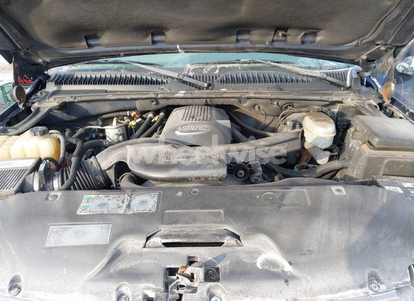 Photo 10 of 2003 Chevrolet Tahoe LT (VIN 1GNEC13Z63R182212)