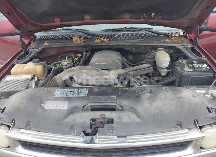 Photo 10 of 2003 Chevrolet Tahoe LT (VIN 1GNEC13Z63R223311)