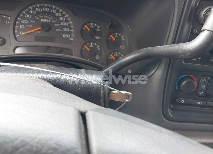 Photo 11 of 2003 Chevrolet Tahoe LT (VIN 1GNEC13Z63R223311)