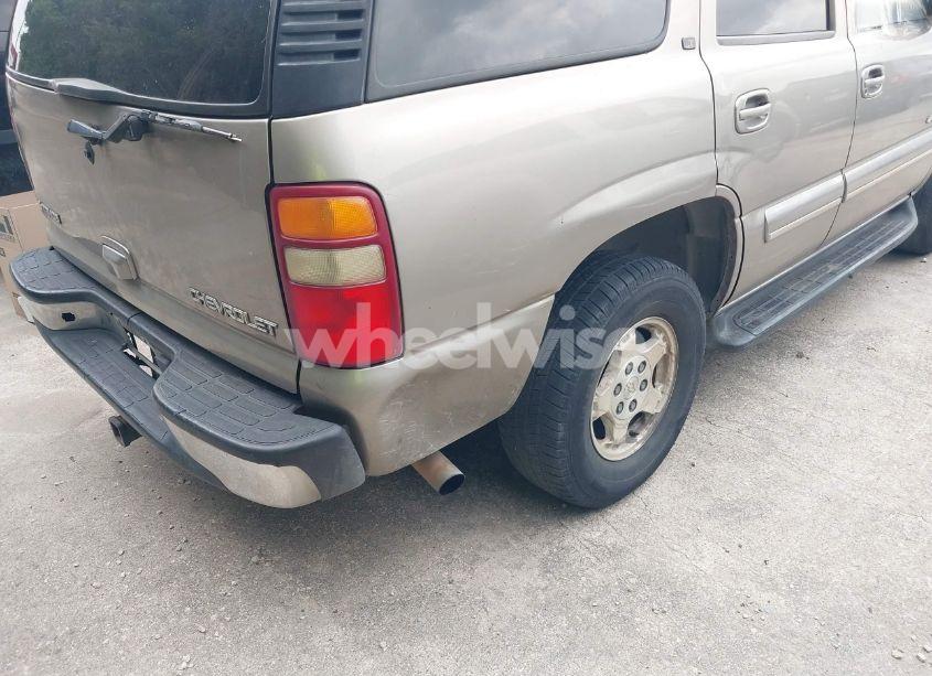 Photo 6 of 2003 Chevrolet Tahoe LT (VIN 1GNEC13Z63R260861)