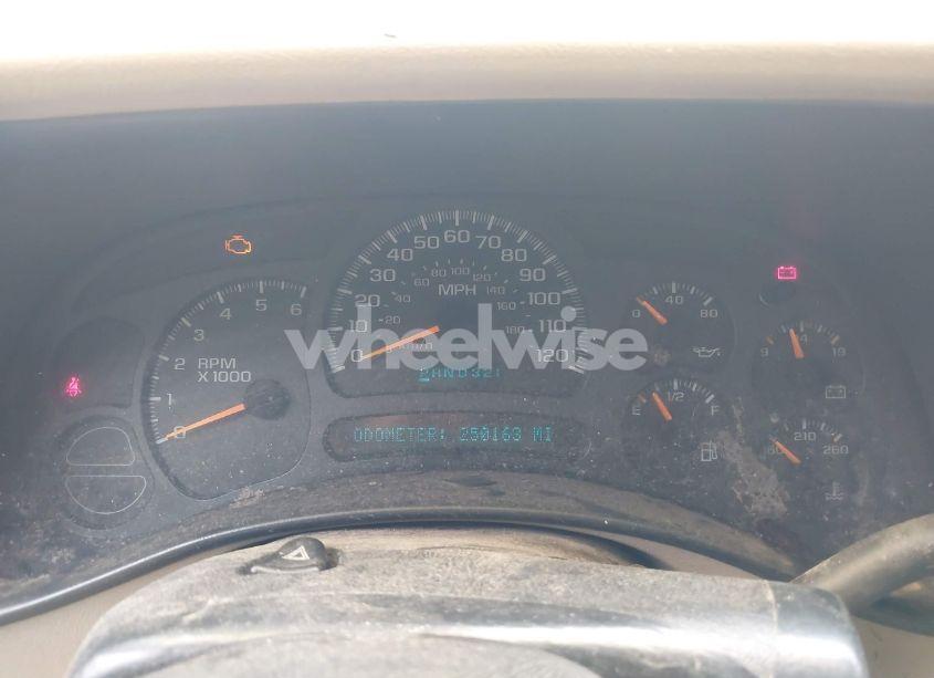 Photo 7 of 2003 Chevrolet Tahoe LT (VIN 1GNEC13Z63R260861)