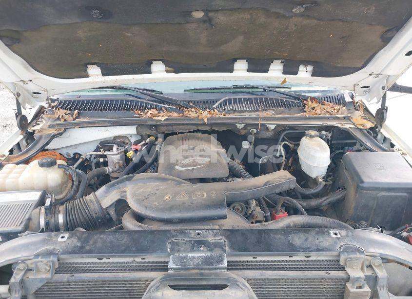 Photo 10 of 2004 Chevrolet Tahoe LT (VIN 1GNEC13Z64J254560)