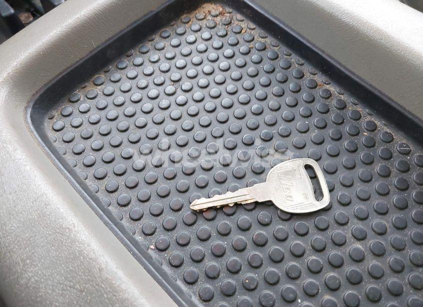 Photo 11 of 2004 Chevrolet Tahoe LT (VIN 1GNEC13Z64J254560)