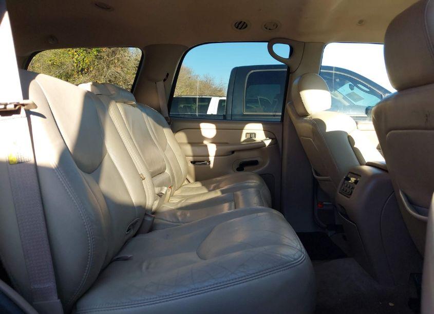 Photo 8 of 2004 Chevrolet Tahoe LT (VIN 1GNEC13Z64R161037)