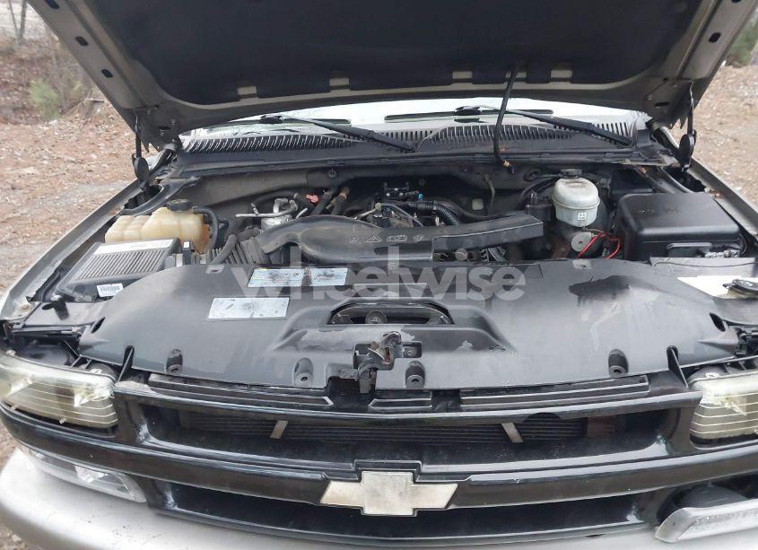 Photo 10 of 2003 Chevrolet Tahoe LT (VIN 1GNEC13Z73J206953)