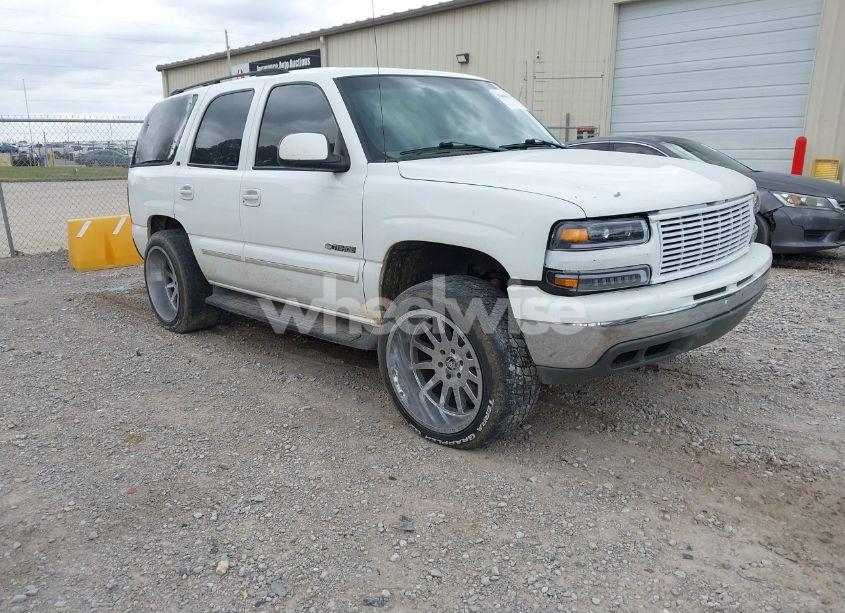 2003 Chevrolet Tahoe LT (VIN 1GNEC13Z73R126800) main photo