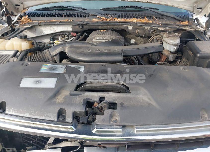 Photo 10 of 2003 Chevrolet Tahoe LT (VIN 1GNEC13Z73R188794)