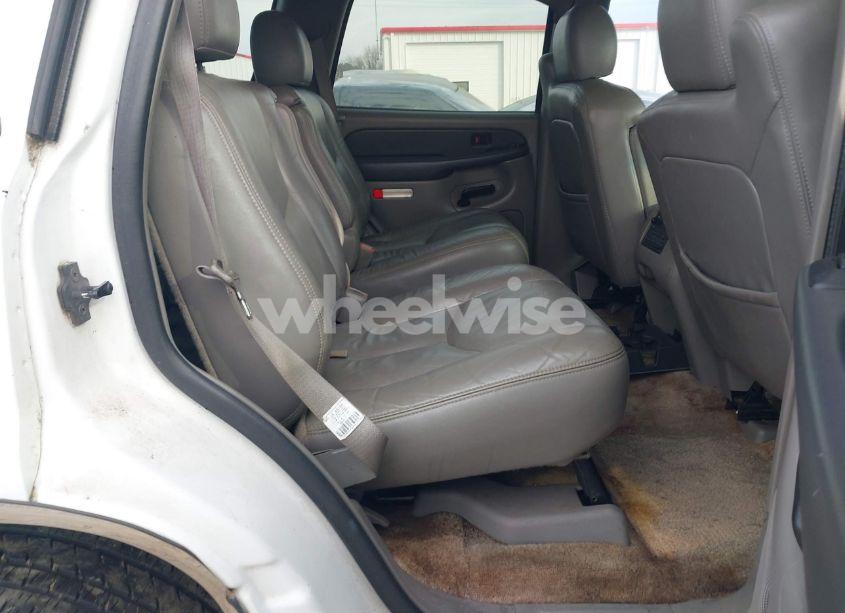 Photo 8 of 2003 Chevrolet Tahoe LT (VIN 1GNEC13Z73R188794)