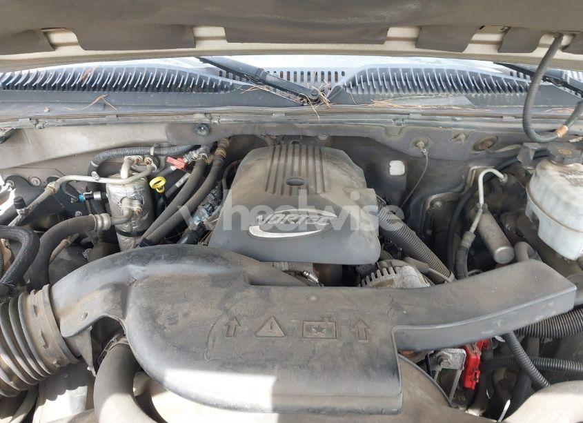 Photo 10 of 2004 Chevrolet Tahoe LT (VIN 1GNEC13Z74R137135)