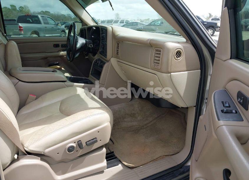 Photo 5 of 2004 Chevrolet Tahoe LT (VIN 1GNEC13Z74R137135)