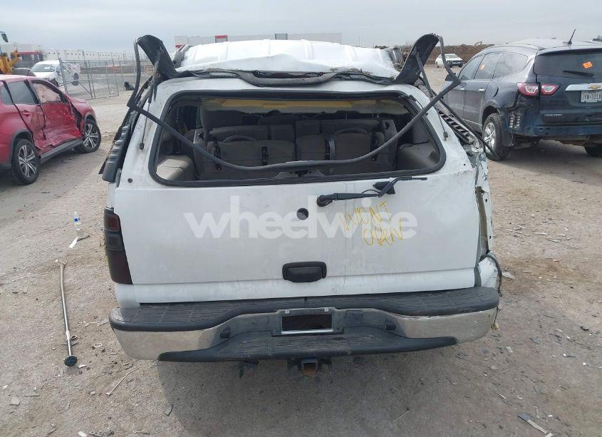 Photo 6 of 2004 Chevrolet Tahoe LS (VIN 1GNEC13Z74R313844)