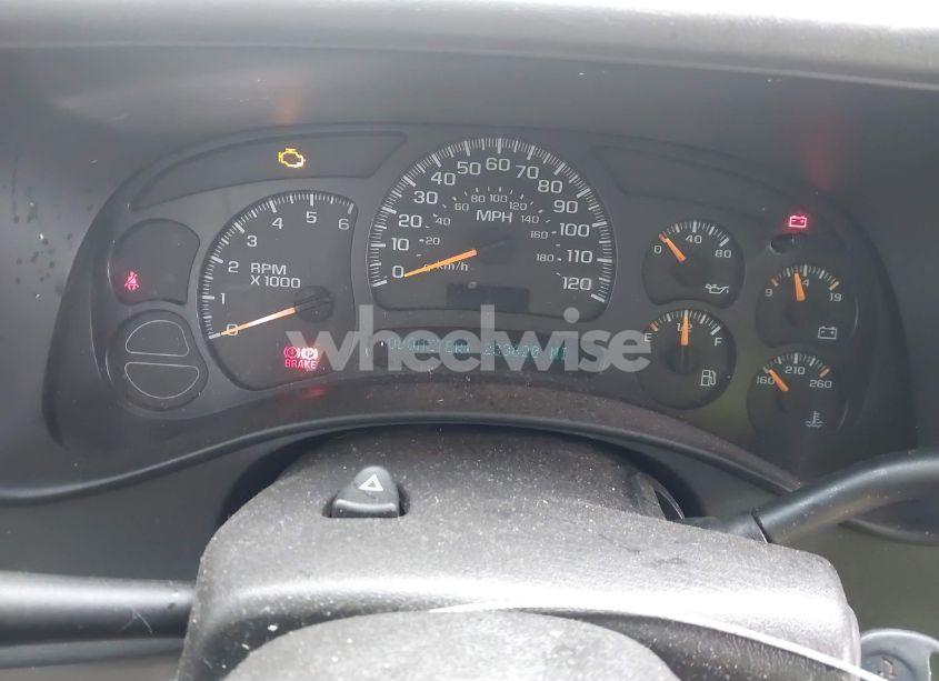 Photo 7 of 2004 Chevrolet Tahoe LS (VIN 1GNEC13Z74R313844)