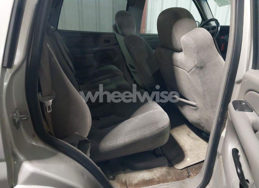 Photo 8 of 2006 Chevrolet Tahoe LS (VIN 1GNEC13Z76R163687)