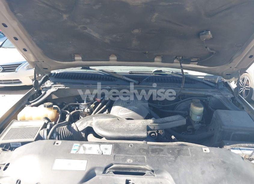 Photo 10 of 2002 Chevrolet Tahoe LS (VIN 1GNEC13Z82R259046)