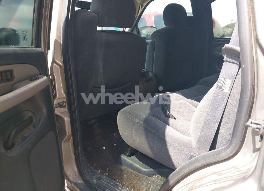 Photo 8 of 2002 Chevrolet Tahoe LS (VIN 1GNEC13Z82R259046)