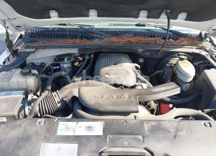 Photo 10 of 2003 Chevrolet Tahoe LT (VIN 1GNEC13Z83J195493)