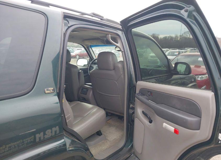 Photo 8 of 2003 Chevrolet Tahoe LT (VIN 1GNEC13Z83J302204)