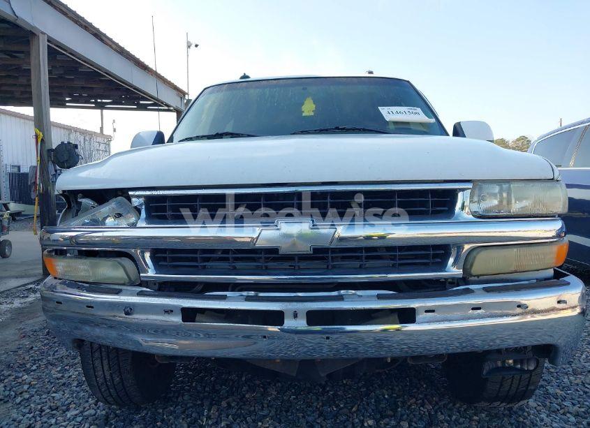 Photo 6 of 2003 Chevrolet Tahoe LT (VIN 1GNEC13Z83J321559)