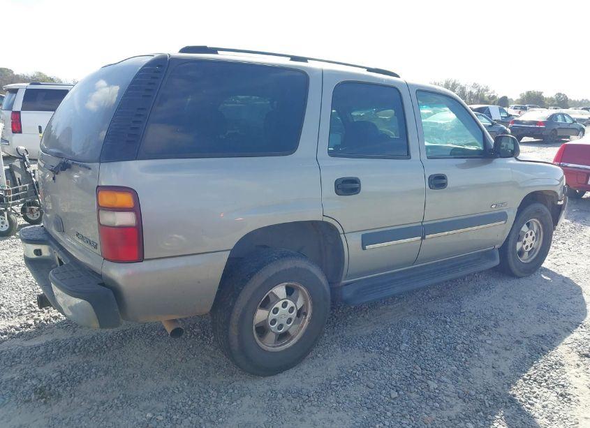 Photo 4 of 2003 Chevrolet Tahoe LS (VIN 1GNEC13Z83R125770)