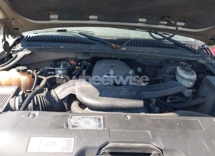 Photo 10 of 2003 Chevrolet Tahoe LT (VIN 1GNEC13Z83R192370)