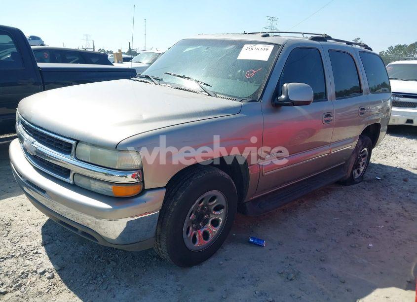 Photo 2 of 2003 Chevrolet Tahoe LT (VIN 1GNEC13Z83R192370)