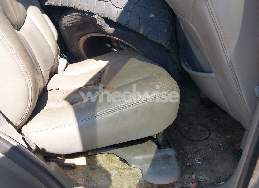 Photo 8 of 2003 Chevrolet Tahoe LT (VIN 1GNEC13Z83R192370)