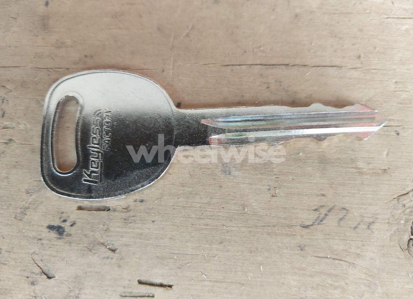 Photo 11 of 2004 Chevrolet Tahoe LT (VIN 1GNEC13Z84J275748)