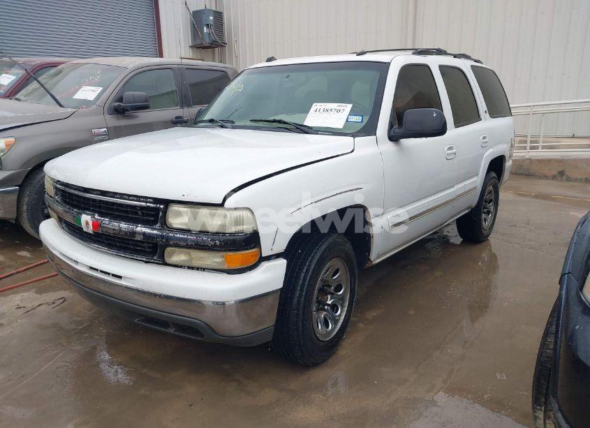 Photo 2 of 2004 Chevrolet Tahoe LT (VIN 1GNEC13Z84J275748)