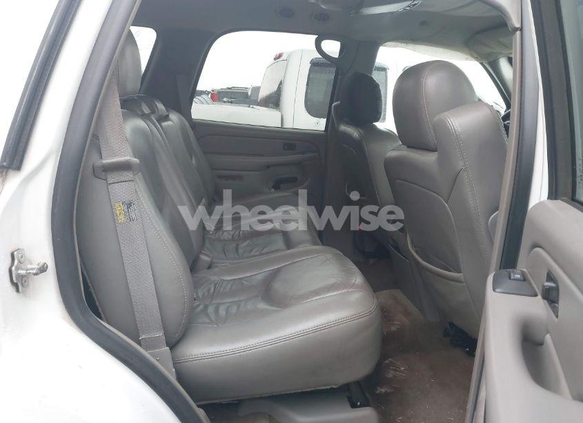 Photo 8 of 2004 Chevrolet Tahoe LT (VIN 1GNEC13Z84J313091)