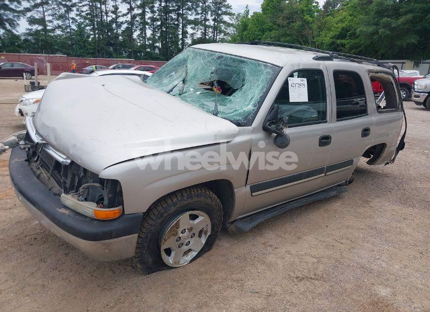 Photo 2 of 2004 Chevrolet Tahoe LS (VIN 1GNEC13Z84R284127)