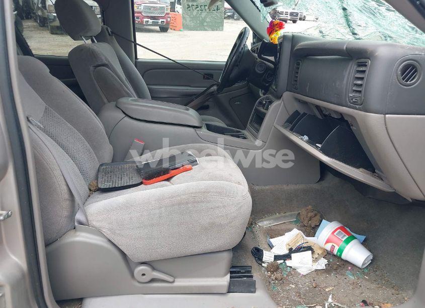 Photo 5 of 2004 Chevrolet Tahoe LS (VIN 1GNEC13Z84R284127)