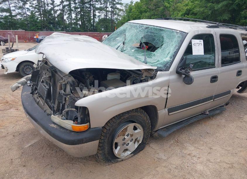 Photo 6 of 2004 Chevrolet Tahoe LS (VIN 1GNEC13Z84R284127)