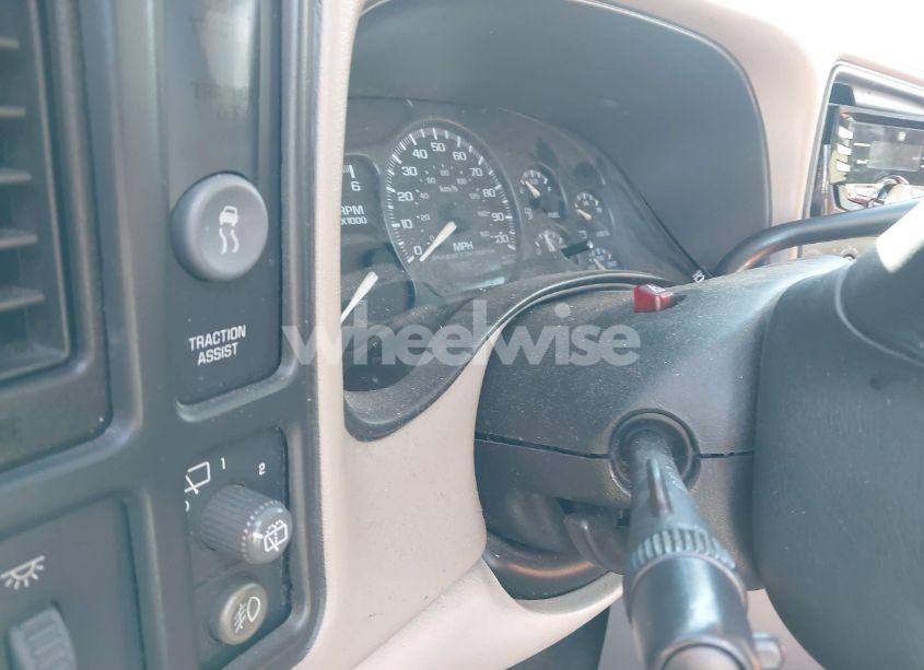 Photo 7 of 2002 Chevrolet Tahoe LT (VIN 1GNEC13Z92R171770)