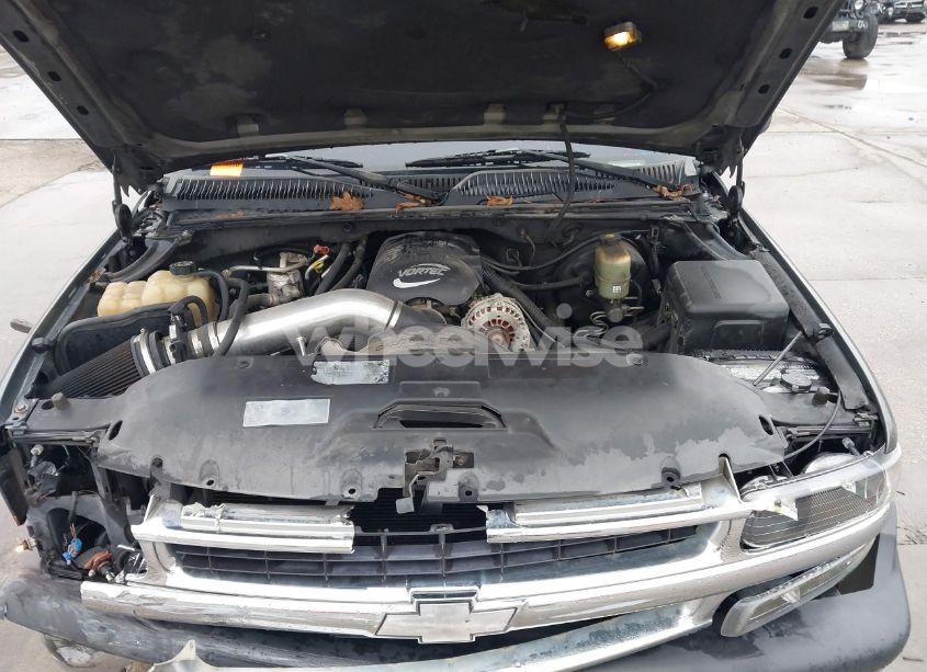 Photo 10 of 2002 Chevrolet Tahoe LS (VIN 1GNEC13Z92R188066)