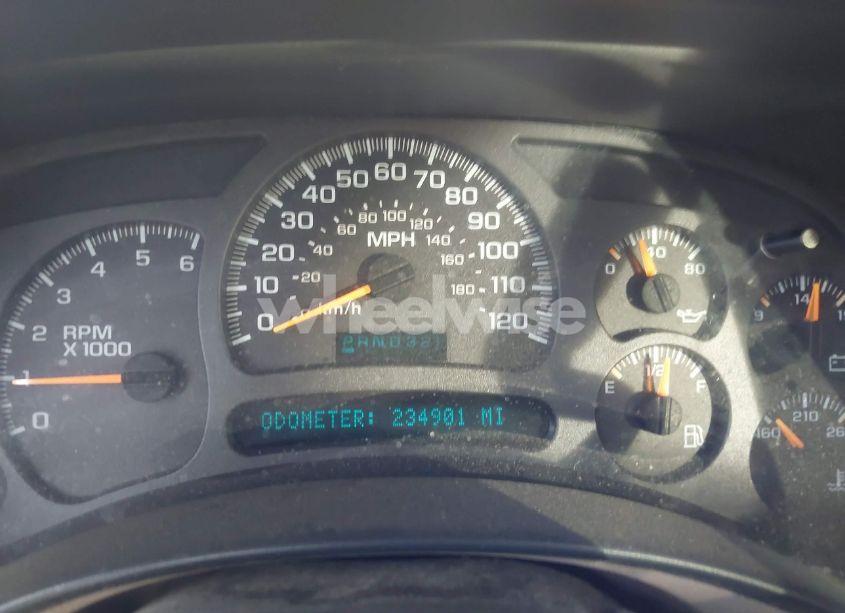 Photo 7 of 2003 Chevrolet Tahoe LT (VIN 1GNEC13Z93R107570)