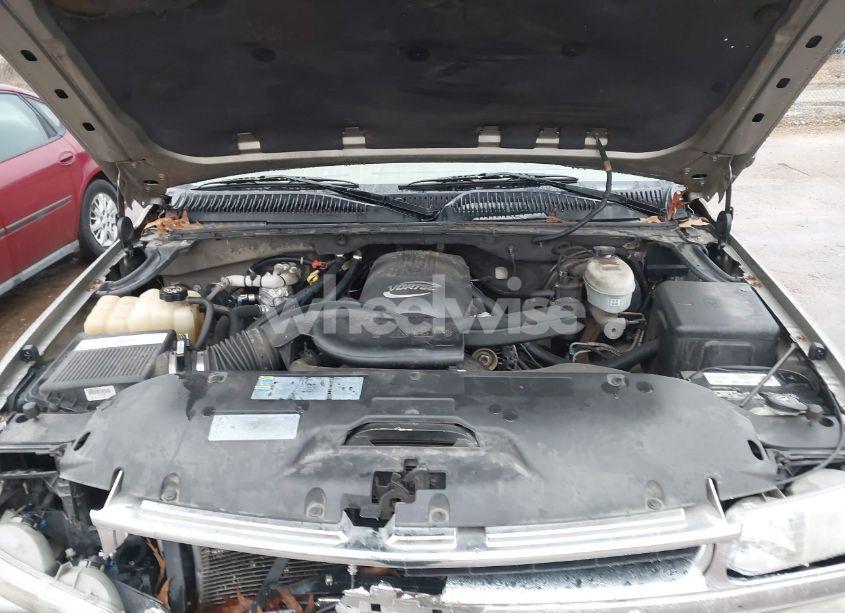 Photo 10 of 2003 Chevrolet Tahoe LT (VIN 1GNEC13Z93R238157)