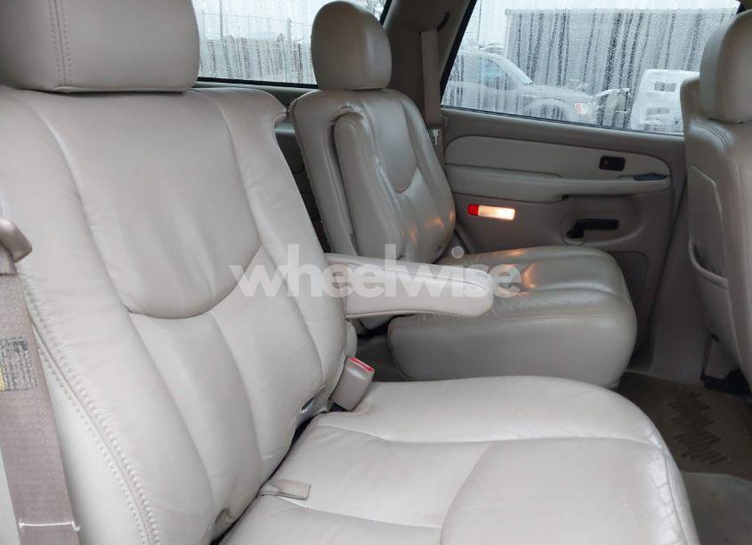 Photo 8 of 2003 Chevrolet Tahoe LT (VIN 1GNEC13Z93R238157)