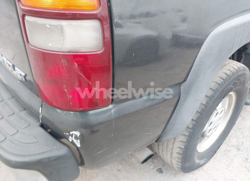 Photo 12 of 2003 Chevrolet Tahoe LT (VIN 1GNEC13Z93R296379)