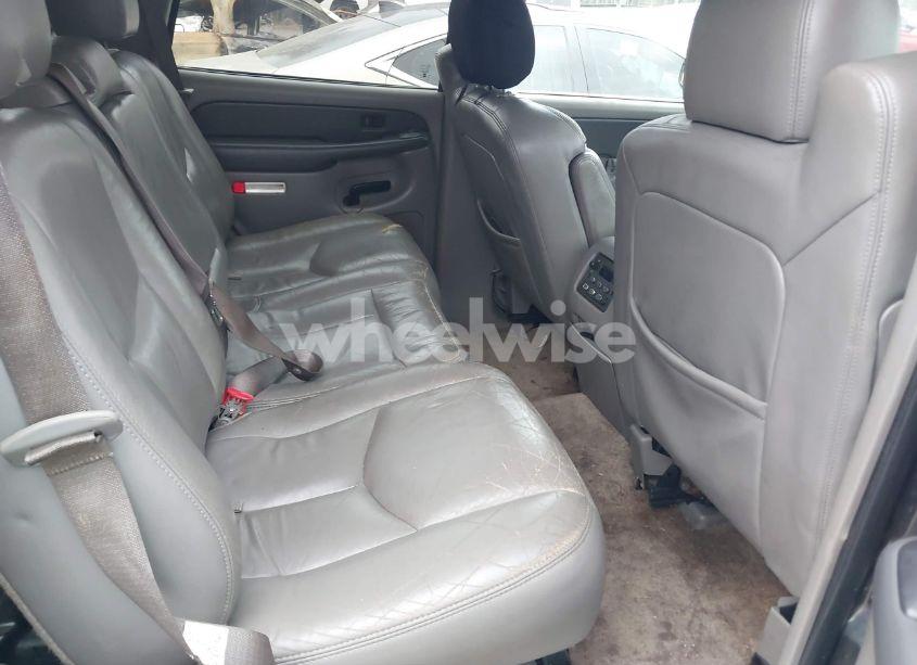 Photo 8 of 2003 Chevrolet Tahoe LT (VIN 1GNEC13Z93R296379)