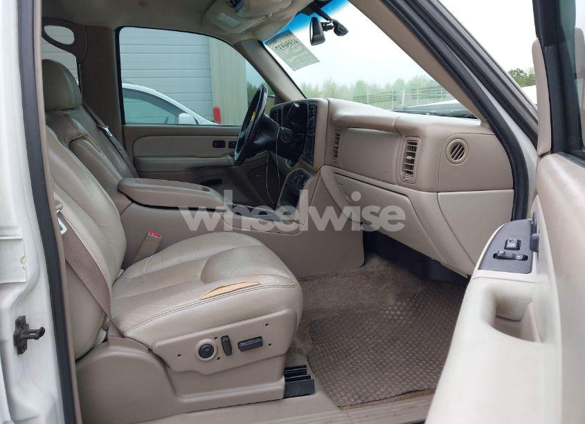 Photo 5 of 2003 Chevrolet Tahoe LT (VIN 1GNEC13Z93R305114)