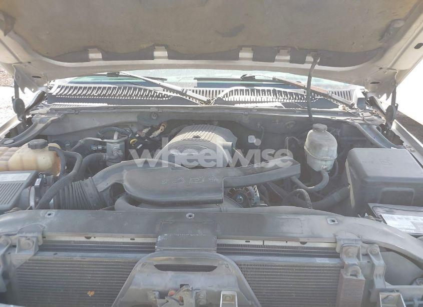 Photo 10 of 2004 Chevrolet Tahoe LT (VIN 1GNEC13Z94R203331)