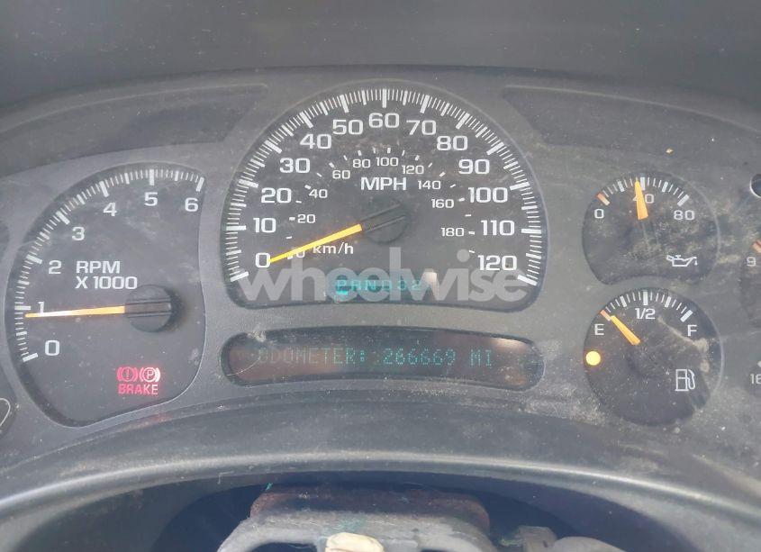 Photo 7 of 2004 Chevrolet Tahoe LT (VIN 1GNEC13Z94R203331)