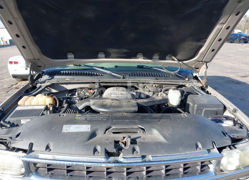 Photo 10 of 2004 Chevrolet Tahoe LS (VIN 1GNEC13Z94R253470)