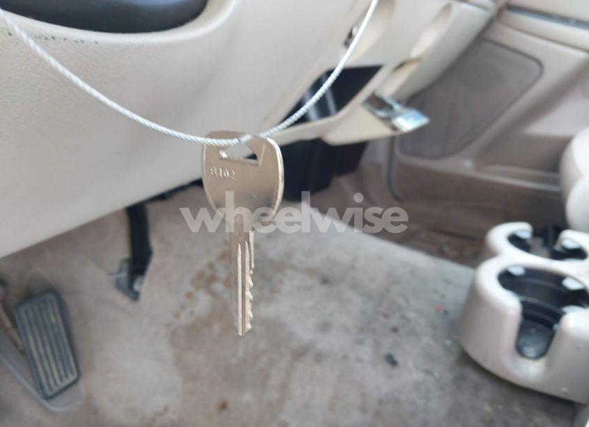 Photo 11 of 2004 Chevrolet Tahoe LS (VIN 1GNEC13Z94R253470)