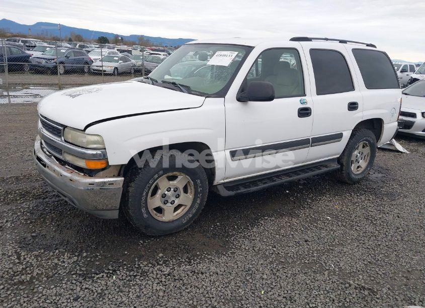 Photo 2 of 2004 Chevrolet Tahoe LS (VIN 1GNEC13Z94R265831)