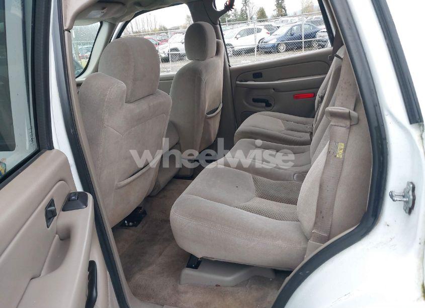 Photo 8 of 2004 Chevrolet Tahoe LS (VIN 1GNEC13Z94R265831)