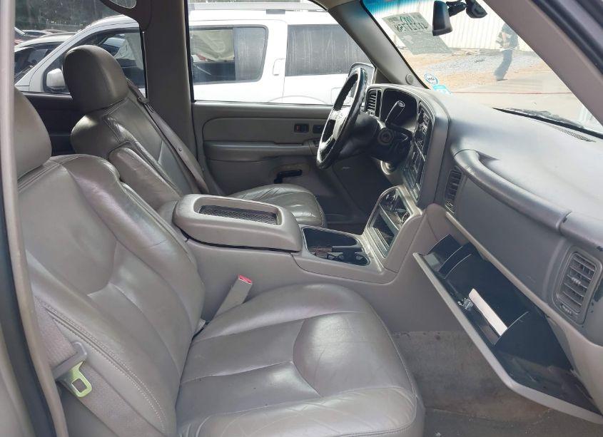 Photo 5 of 2004 Chevrolet Tahoe LT (VIN 1GNEC13Z94R310508)
