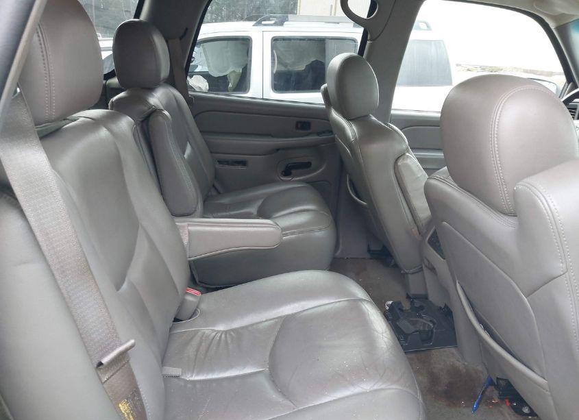 Photo 8 of 2004 Chevrolet Tahoe LT (VIN 1GNEC13Z94R310508)