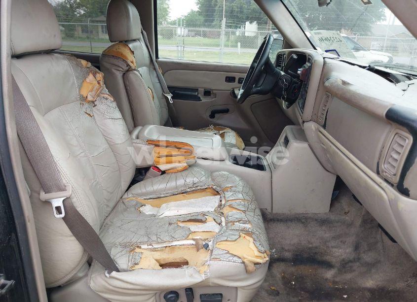 Photo 5 of 2002 Chevrolet Tahoe LT (VIN 1GNEC13ZX2R279380)